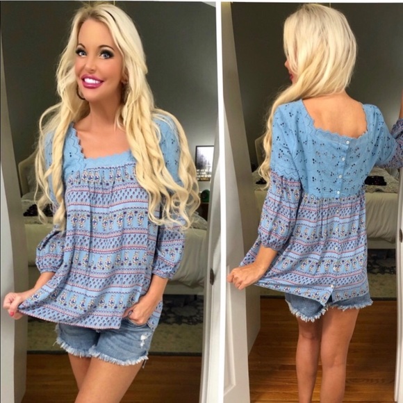 Tops - 🌺 LAST 1! Floral Crochet Detail Top!